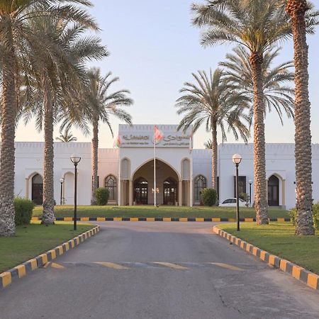 בארקה Capital O133 Al Sawadi Beach Resort & Spa מראה חיצוני תמונה