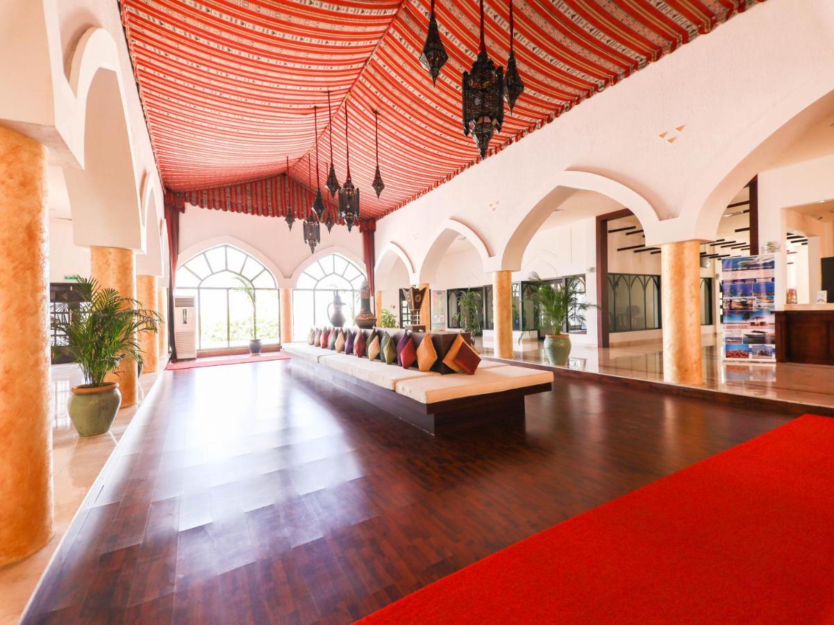 בארקה Capital O133 Al Sawadi Beach Resort & Spa מראה חיצוני תמונה