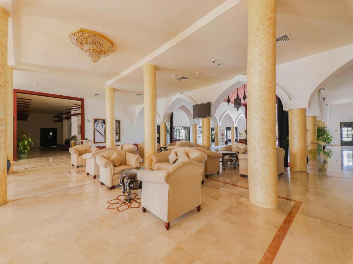 בארקה Capital O133 Al Sawadi Beach Resort & Spa מראה חיצוני תמונה