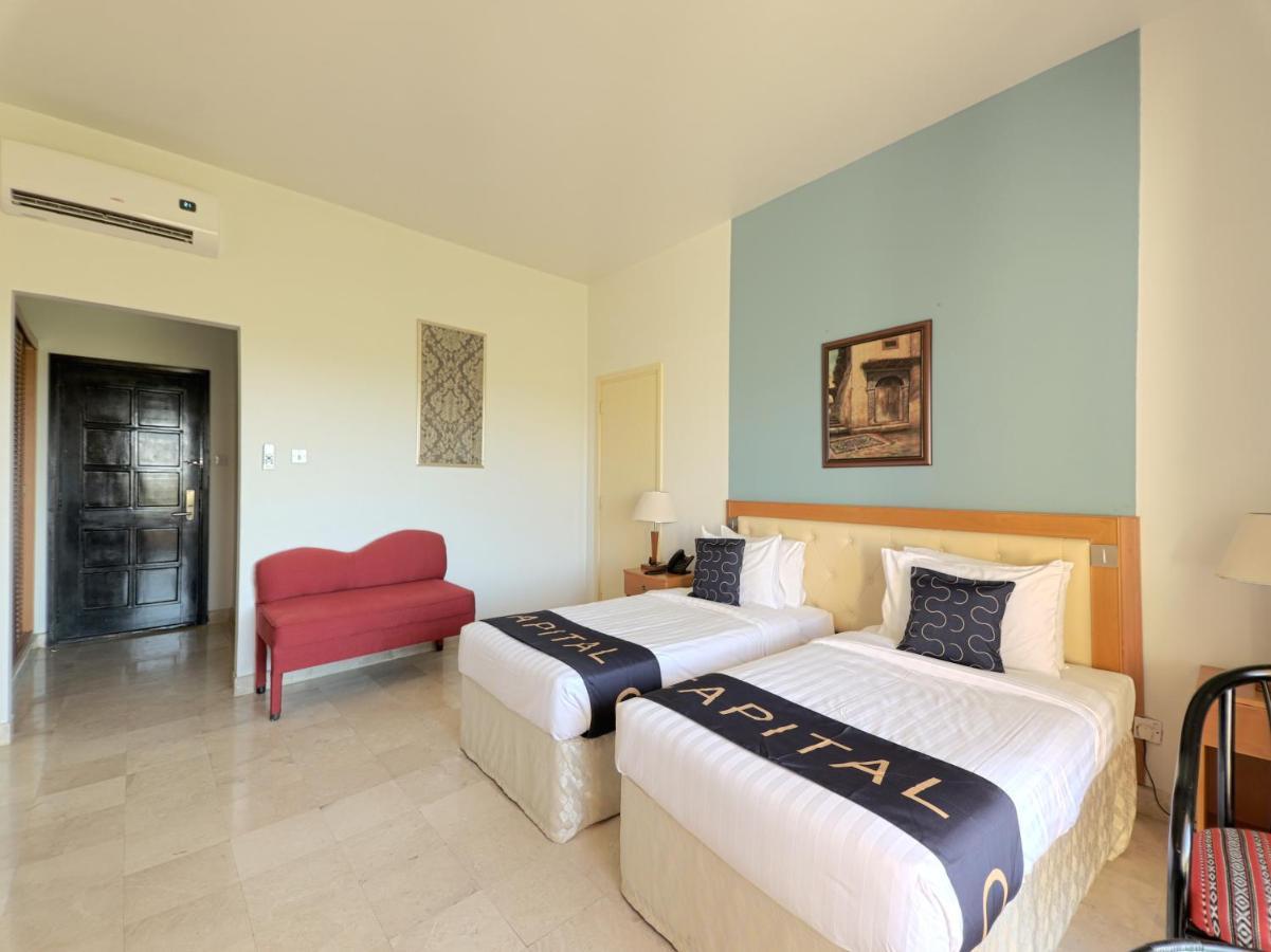 בארקה Capital O133 Al Sawadi Beach Resort & Spa מראה חיצוני תמונה