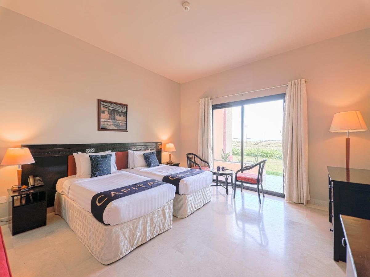 בארקה Capital O133 Al Sawadi Beach Resort & Spa מראה חיצוני תמונה