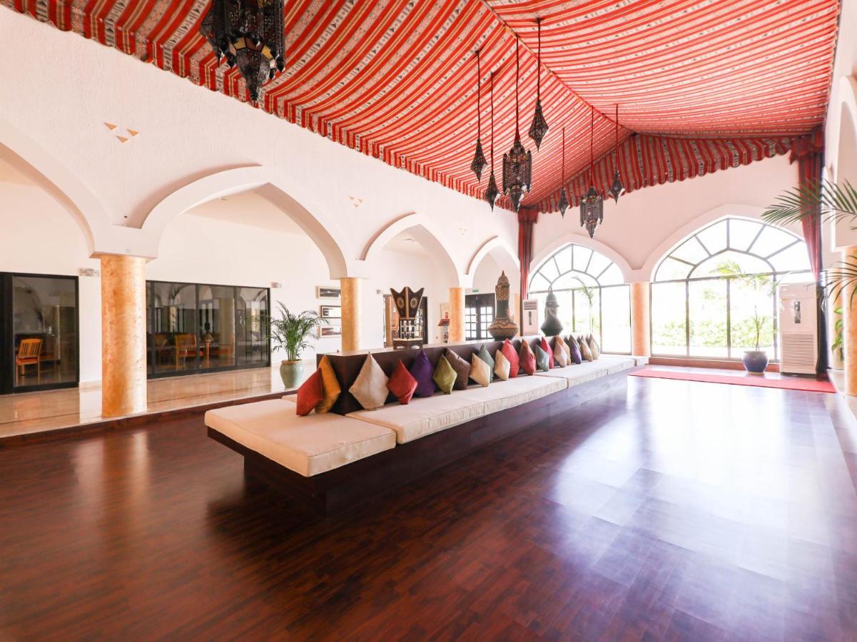 בארקה Capital O133 Al Sawadi Beach Resort & Spa מראה חיצוני תמונה