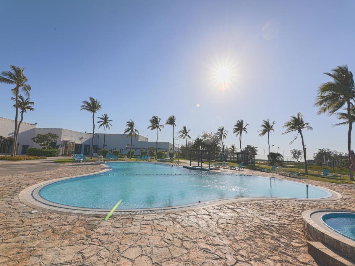 בארקה Capital O133 Al Sawadi Beach Resort & Spa מראה חיצוני תמונה