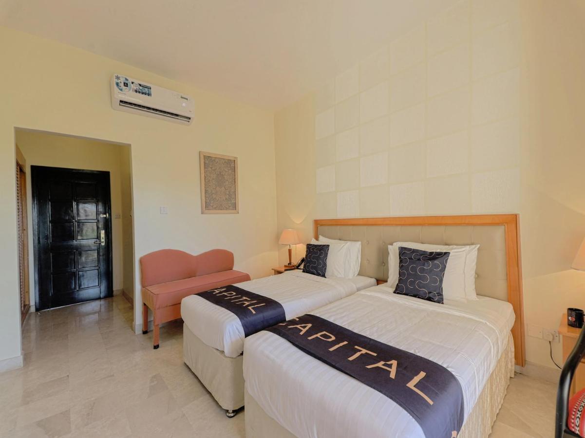 בארקה Capital O133 Al Sawadi Beach Resort & Spa מראה חיצוני תמונה