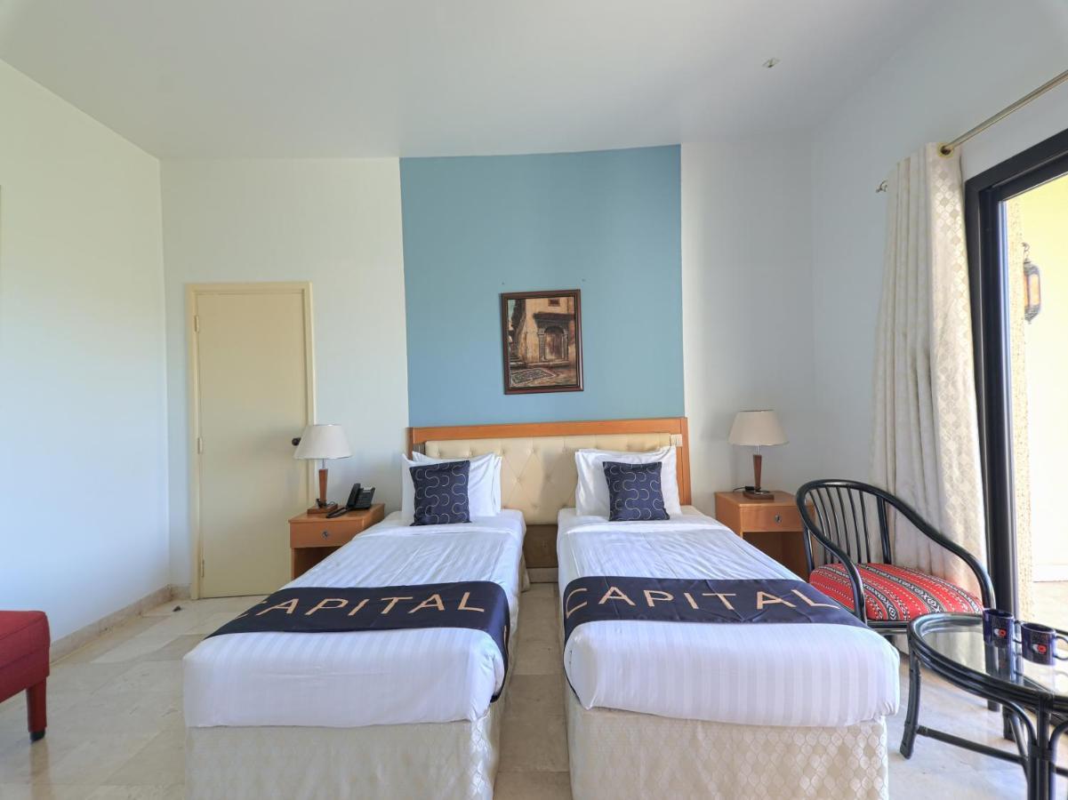 בארקה Capital O133 Al Sawadi Beach Resort & Spa מראה חיצוני תמונה